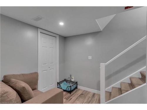 496 Grandtrunk Avenue, Kingston, ON - Indoor Photo Showing Other Room