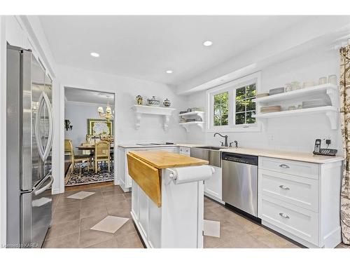 784 Wartman Avenue, Kingston, ON - Indoor Photo Showing Kitchen