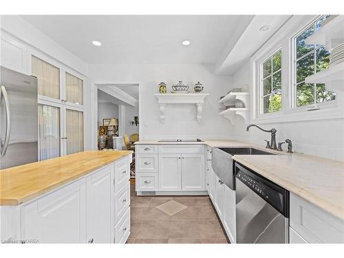 784 Wartman Avenue, Kingston, ON - Indoor Photo Showing Kitchen With Upgraded Kitchen