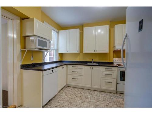 519 Albert Street, Kingston, ON - Indoor Photo Showing Kitchen