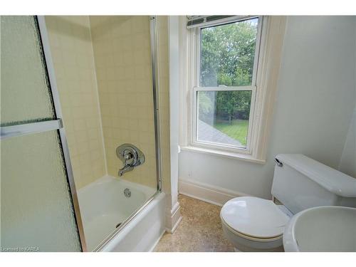 519 Albert Street, Kingston, ON - Indoor Photo Showing Bathroom