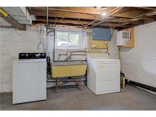 519 Albert Street, Kingston, ON - Indoor Photo Showing Laundry Room