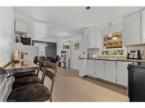 44 Lakeview Avenue, Kingston, ON - Indoor Photo Showing Kitchen