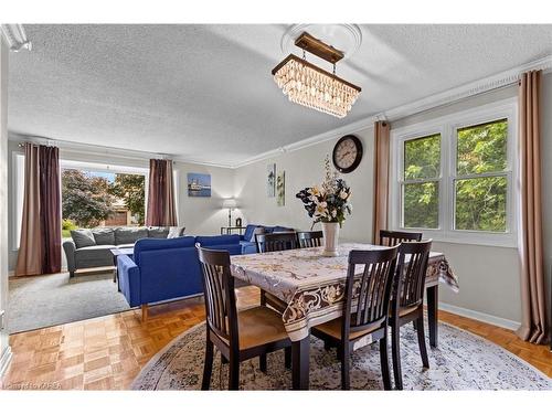 785 Allum Avenue, Kingston, ON - Indoor Photo Showing Dining Room