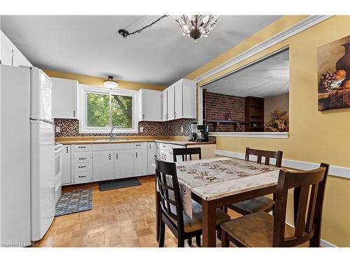 785 Allum Avenue, Kingston, ON - Indoor Photo Showing Dining Room