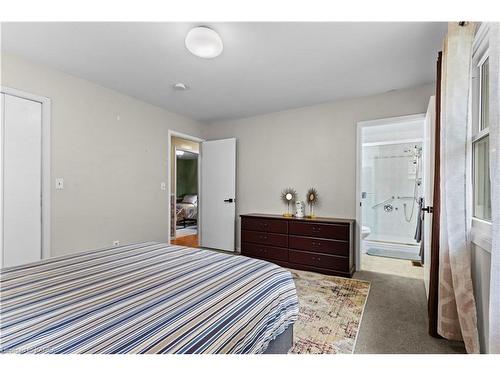 785 Allum Avenue, Kingston, ON - Indoor Photo Showing Bedroom