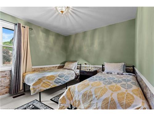 785 Allum Avenue, Kingston, ON - Indoor Photo Showing Bedroom