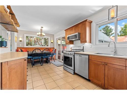 1449 Heath Street, Kingston, ON - Indoor Photo Showing Kitchen