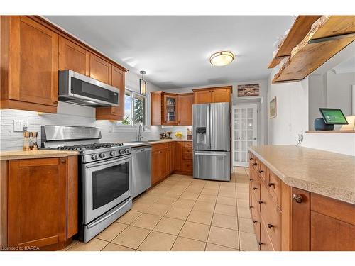 1449 Heath Street, Kingston, ON - Indoor Photo Showing Kitchen