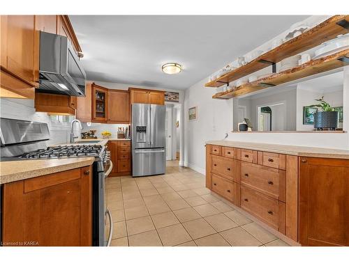 1449 Heath Street, Kingston, ON - Indoor Photo Showing Kitchen