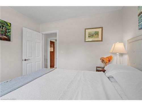 1449 Heath Street, Kingston, ON - Indoor Photo Showing Bedroom