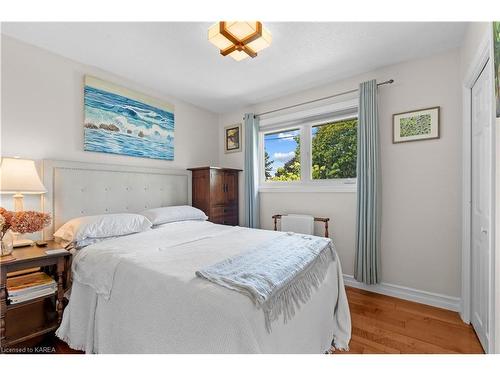 1449 Heath Street, Kingston, ON - Indoor Photo Showing Bedroom