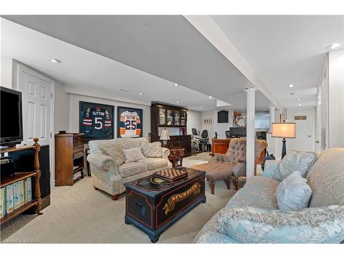 1449 Heath Street, Kingston, ON - Indoor Photo Showing Living Room