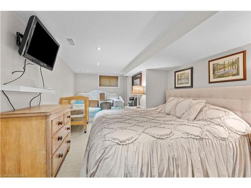 1449 Heath Street, Kingston, ON - Indoor Photo Showing Bedroom