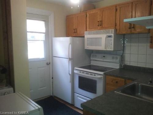 40 Ordnance Street, Kingston, ON - Indoor Photo Showing Kitchen