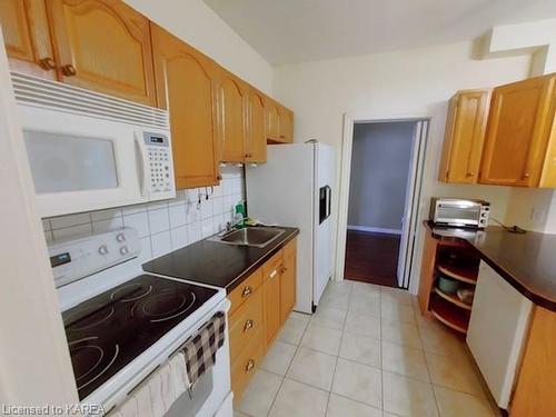 40 Ordnance Street, Kingston, ON - Indoor Photo Showing Kitchen