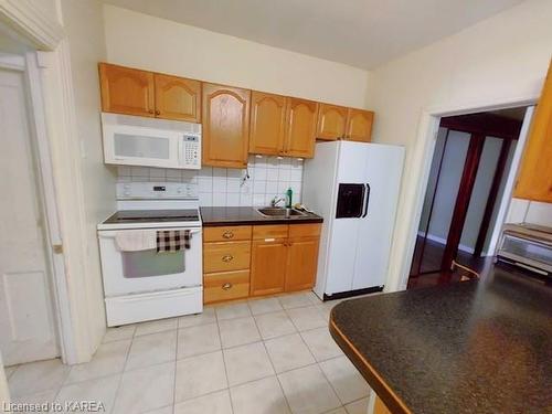 40 Ordnance Street, Kingston, ON - Indoor Photo Showing Kitchen