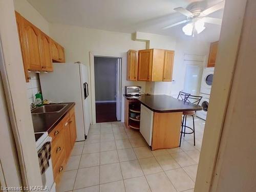 40 Ordnance Street, Kingston, ON - Indoor Photo Showing Kitchen