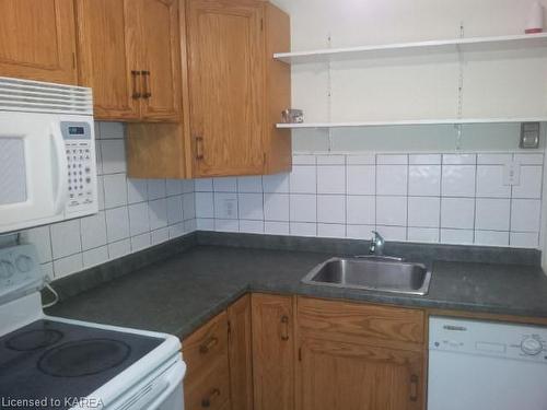 40 Ordnance Street, Kingston, ON - Indoor Photo Showing Kitchen