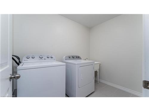 712 Newmarket Lane, Kingston, ON - Indoor Photo Showing Laundry Room