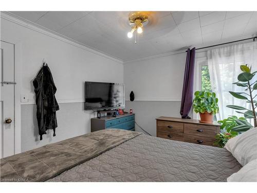 87 Kingscourt Avenue, Kingston, ON - Indoor Photo Showing Bedroom