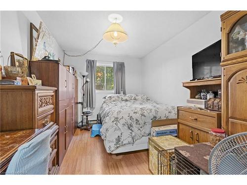 101-573 Armstrong Road, Kingston, ON - Indoor Photo Showing Bedroom