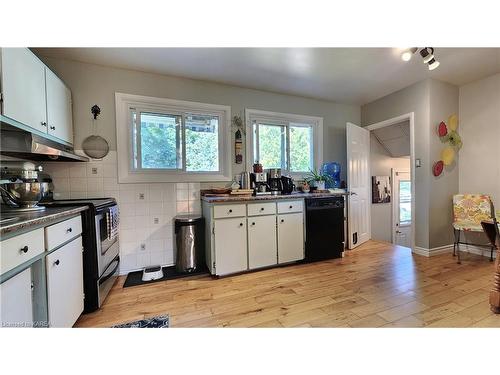 1441 Audrey Street, Kingston, ON - Indoor Photo Showing Kitchen