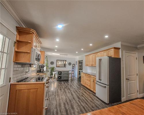 1084 County Road 6, Odessa, ON - Indoor Photo Showing Kitchen