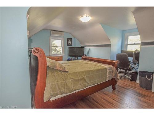 1084 County Road 6, Odessa, ON - Indoor Photo Showing Bedroom