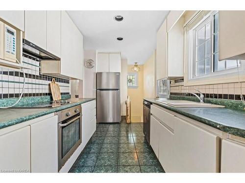 18 Westview Road, Kingston, ON - Indoor Photo Showing Kitchen