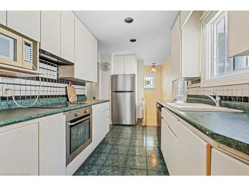 18 Westview Road, Kingston, ON - Indoor Photo Showing Kitchen With Upgraded Kitchen