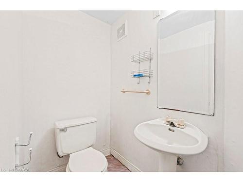 18 Westview Road, Kingston, ON - Indoor Photo Showing Bathroom