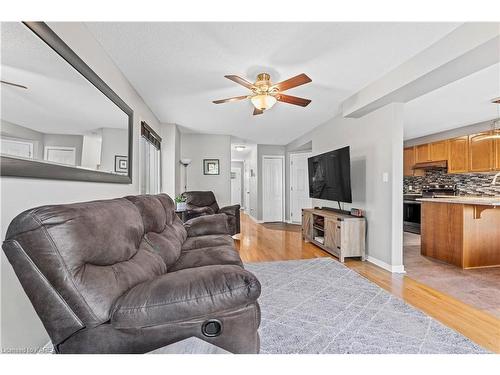 450 Laura Avenue, Kingston, ON - Indoor Photo Showing Living Room