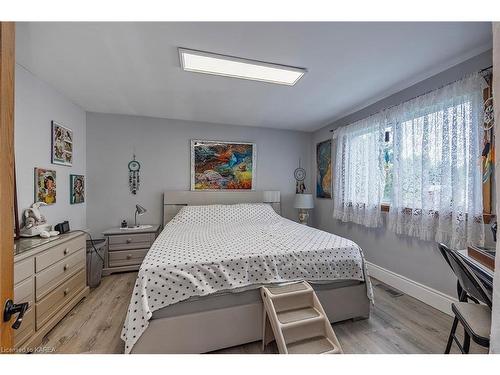 2503 Perth Road, Kingston, ON - Indoor Photo Showing Bedroom