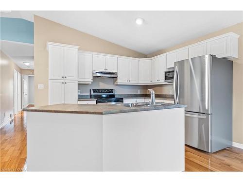 932 Ringstead Street, Kingston, ON - Indoor Photo Showing Kitchen