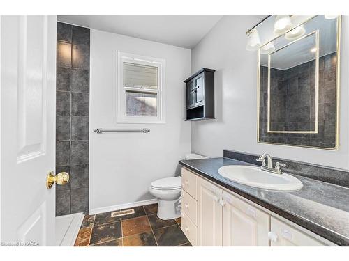 932 Ringstead Street, Kingston, ON - Indoor Photo Showing Bathroom