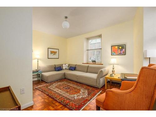 124 Ordnance Street, Kingston, ON - Indoor Photo Showing Living Room