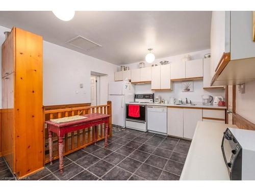 124 Ordnance Street, Kingston, ON - Indoor Photo Showing Kitchen