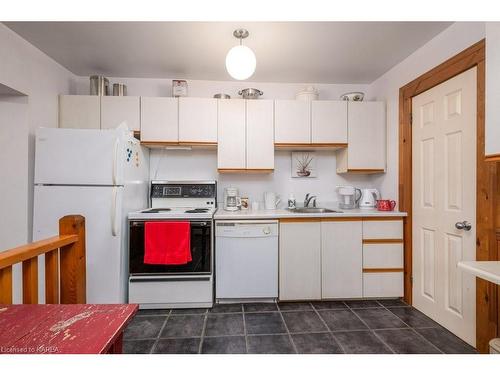 124 Ordnance Street, Kingston, ON - Indoor Photo Showing Kitchen