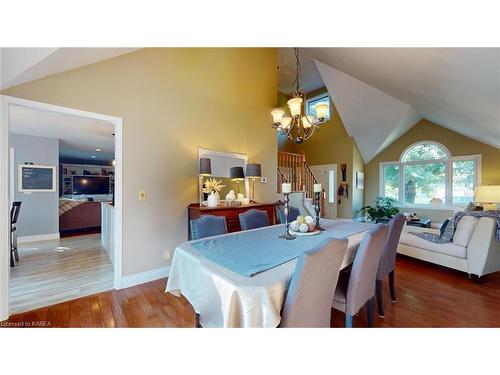 861 Irving Court, Kingston, ON - Indoor Photo Showing Dining Room