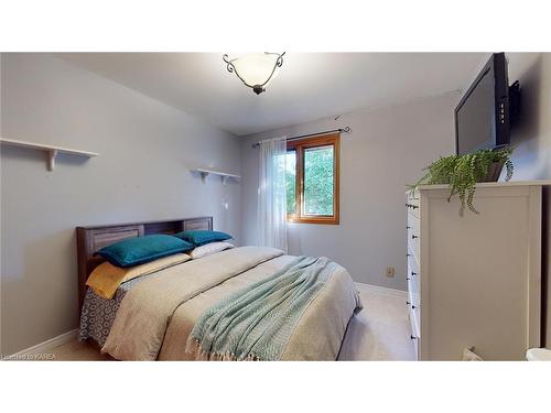 861 Irving Court, Kingston, ON - Indoor Photo Showing Bedroom