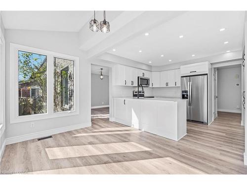 43 Collegeview Crescent, Kingston, ON - Indoor Photo Showing Kitchen