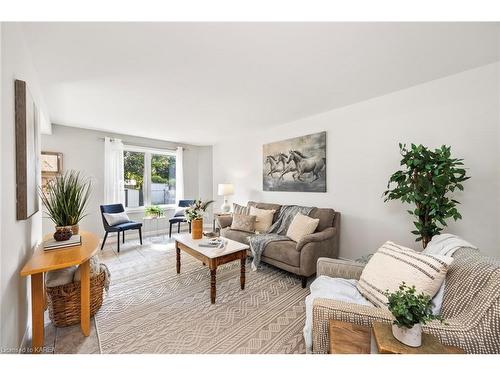 967 Ringstead Street, Kingston, ON - Indoor Photo Showing Living Room