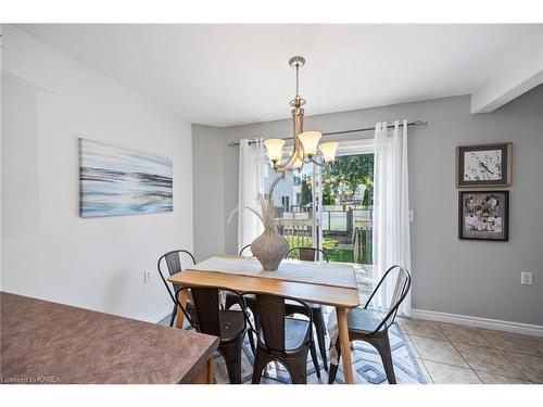 967 Ringstead Street, Kingston, ON - Indoor Photo Showing Dining Room