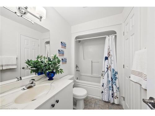 967 Ringstead Street, Kingston, ON - Indoor Photo Showing Bathroom