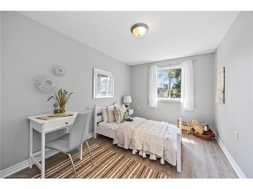 967 Ringstead Street, Kingston, ON - Indoor Photo Showing Bedroom