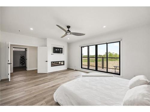 832 Windermere Drive, Kingston, ON - Indoor Photo Showing Bedroom