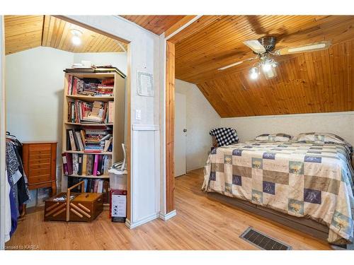 354 Thomas Street, Deseronto, ON - Indoor Photo Showing Bedroom