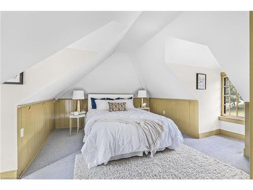 247 Main Street, Kingston, ON - Indoor Photo Showing Bedroom