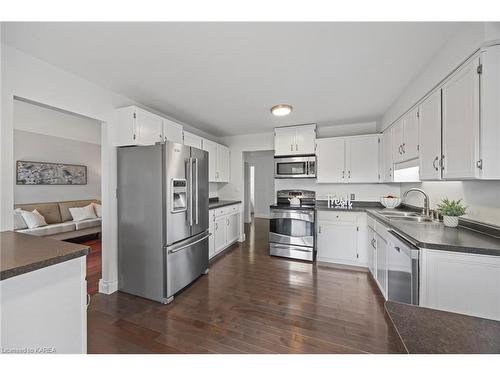 917 Ambleside Crescent, Kingston, ON - Indoor Photo Showing Kitchen